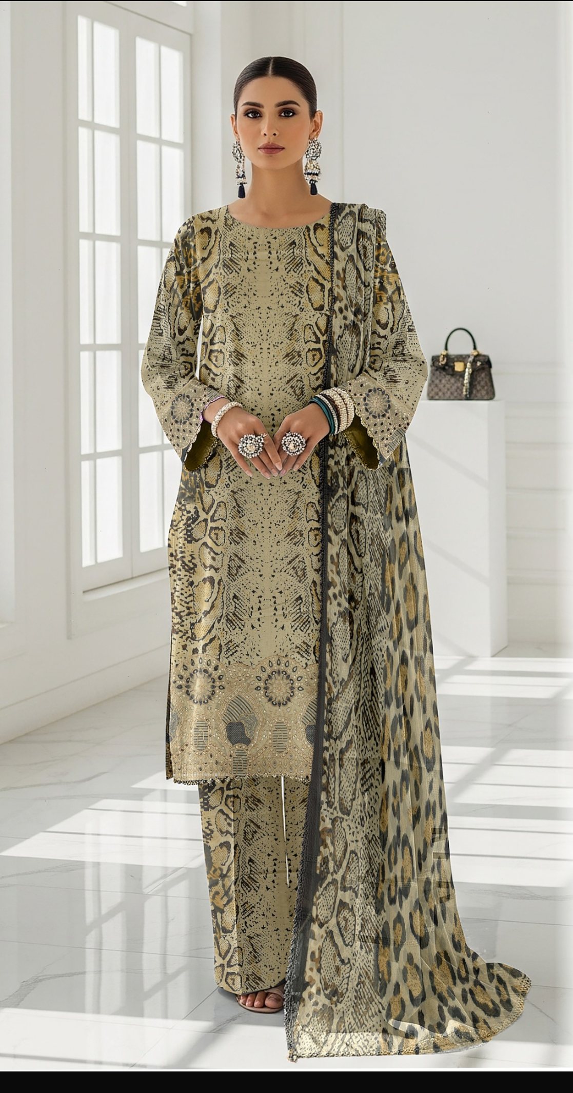 Lawn 3pc chiffon dup Daman+sleeves patch